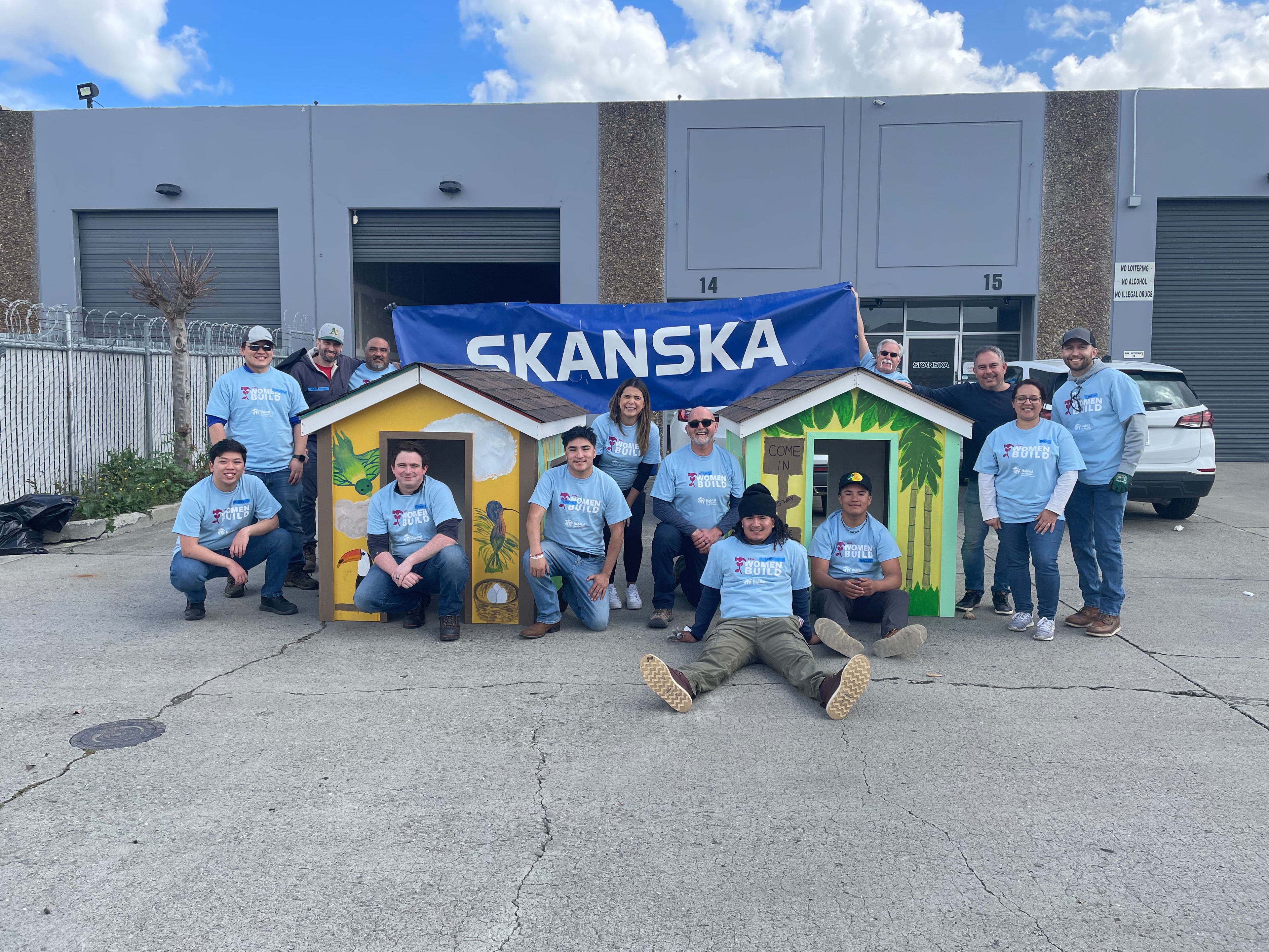 Skanska team volunteering building dog houses. Skanska team volunteering building dog houses.