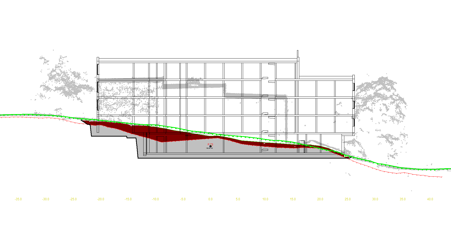 Architectural Section Drawing with Terrain and Foundation Details Arkitektonisk snittdiagram av en bygning i skråning, som viser konstruksjonsdetaljer og høyde.