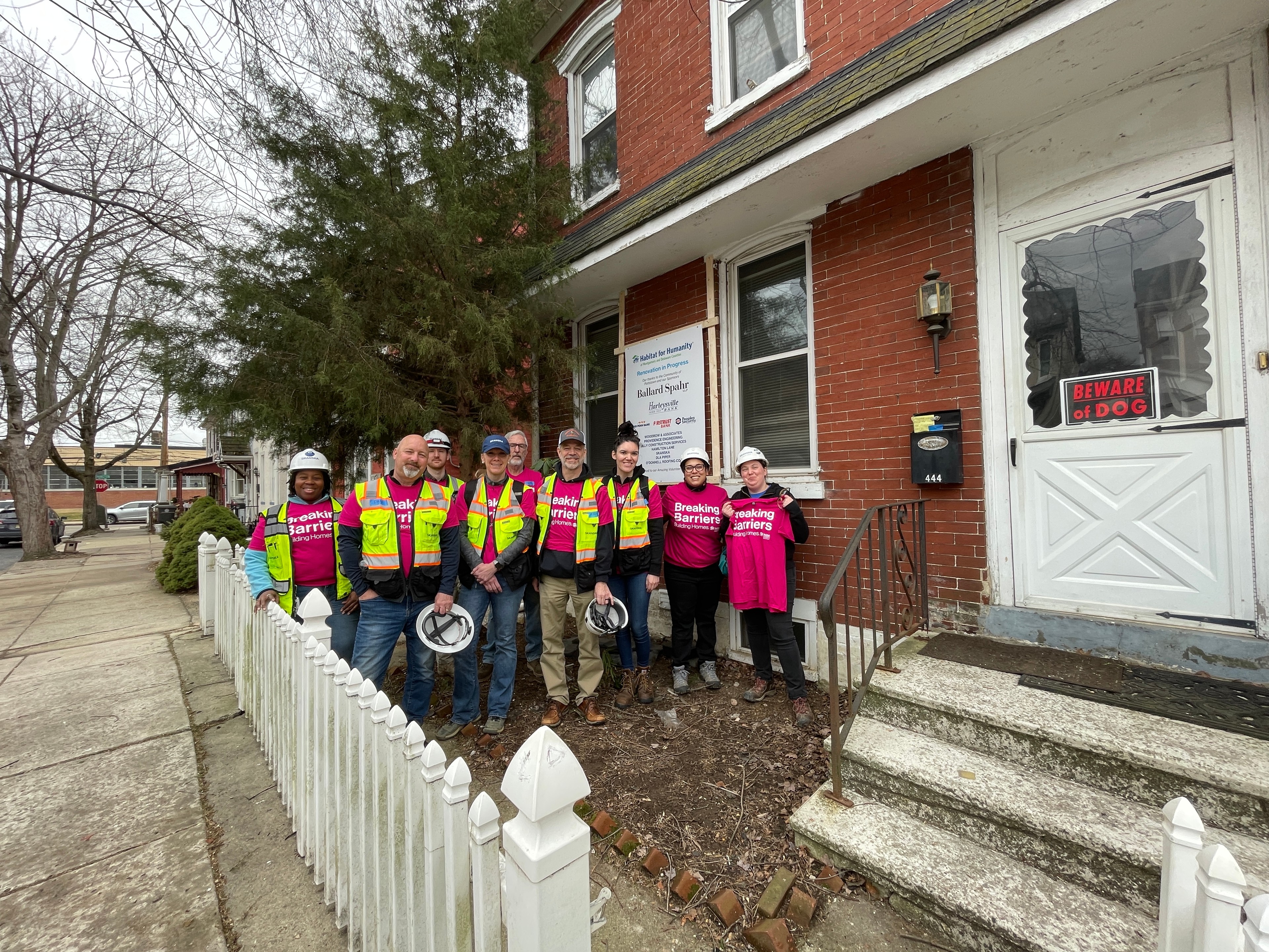 Skanska team at Habitat for Humanity build. Skanska team at Habitat for Humanity build.