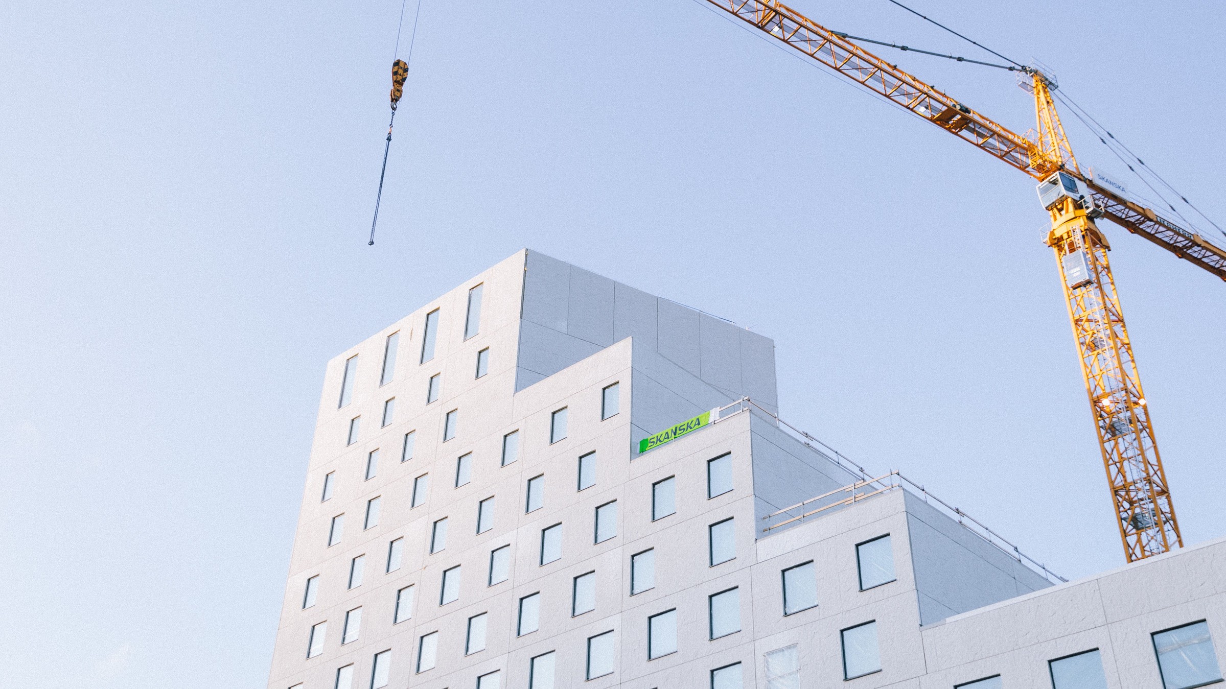 The hotel and a gigantic crane.