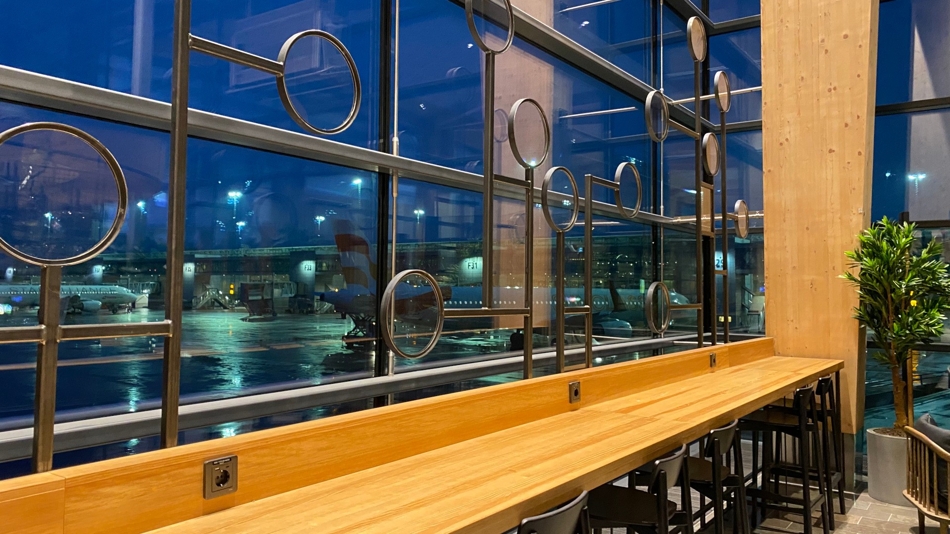 The glass facade has beautiful details.