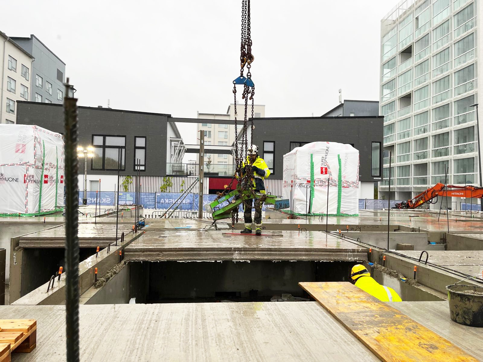 Uudelleenkäytettyjen betonielementtien asennus Tampereella