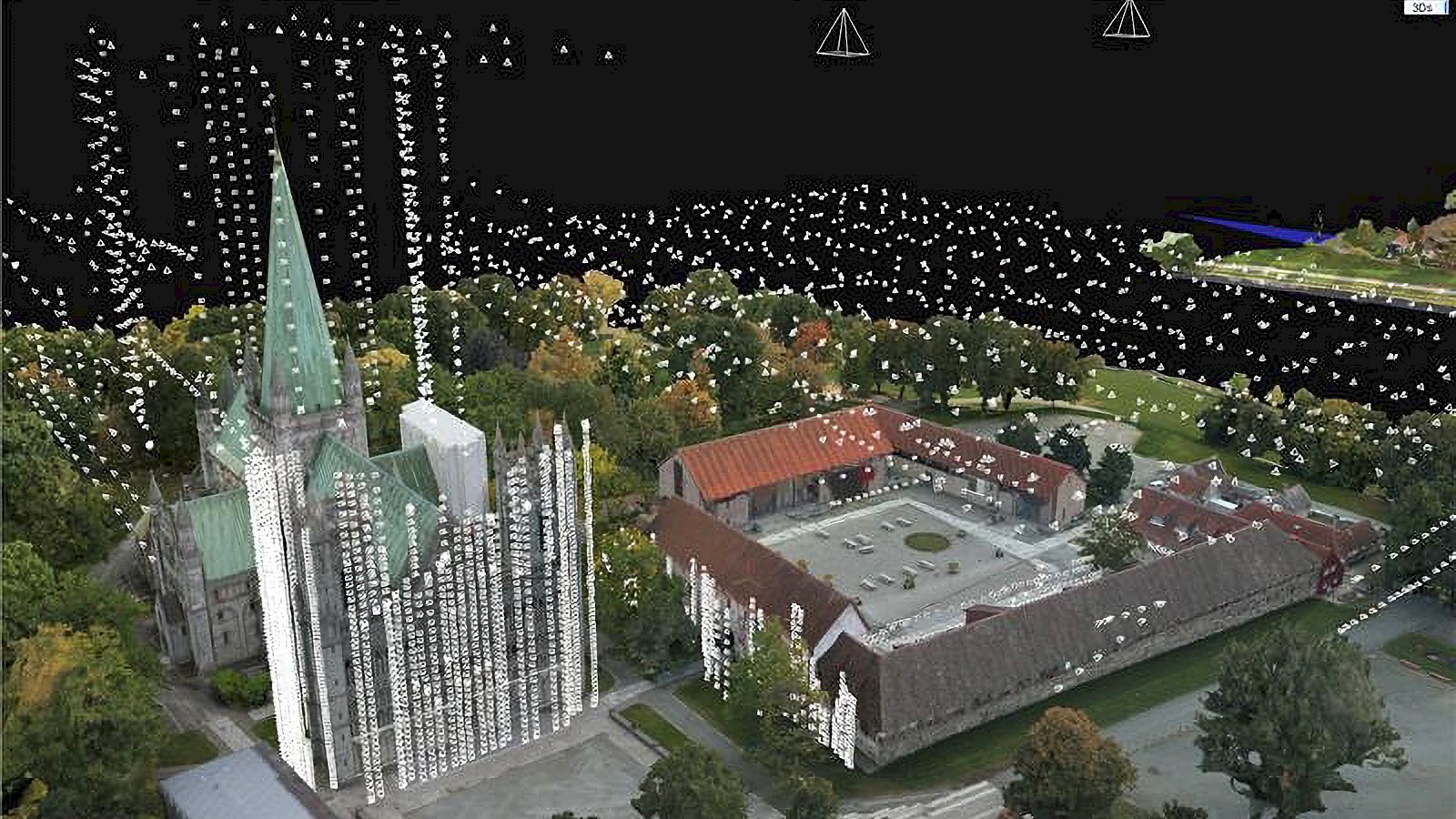 3D Punkt-sky Modell av Historisk Kirke og Gårdsbygninger 3D luftfoto av en historisk kirke og gårdsplass med digital punkt sky-overlegg.
