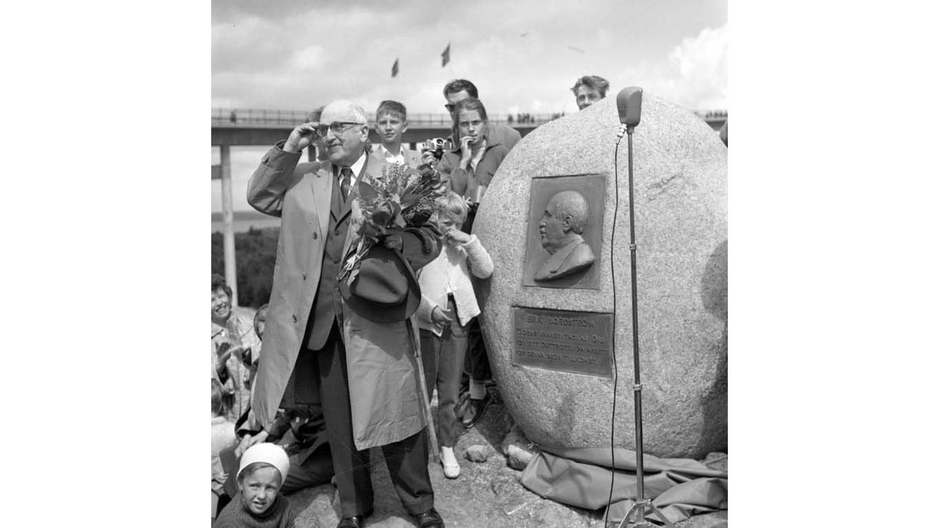 Bild från invigningen av bron i juni 1960.