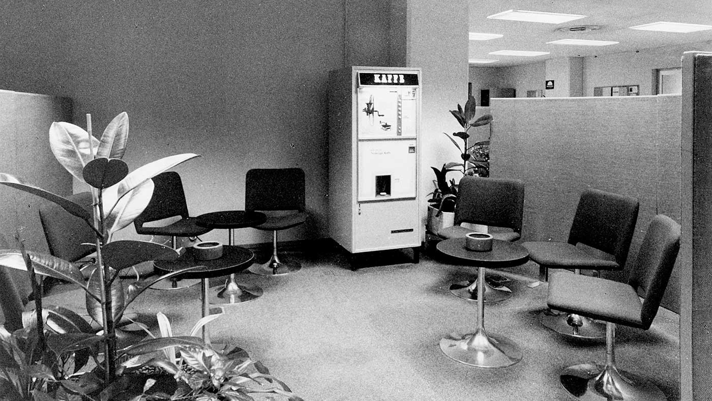 Pausrum à la 1968 hos Postbankens giroregistrering.