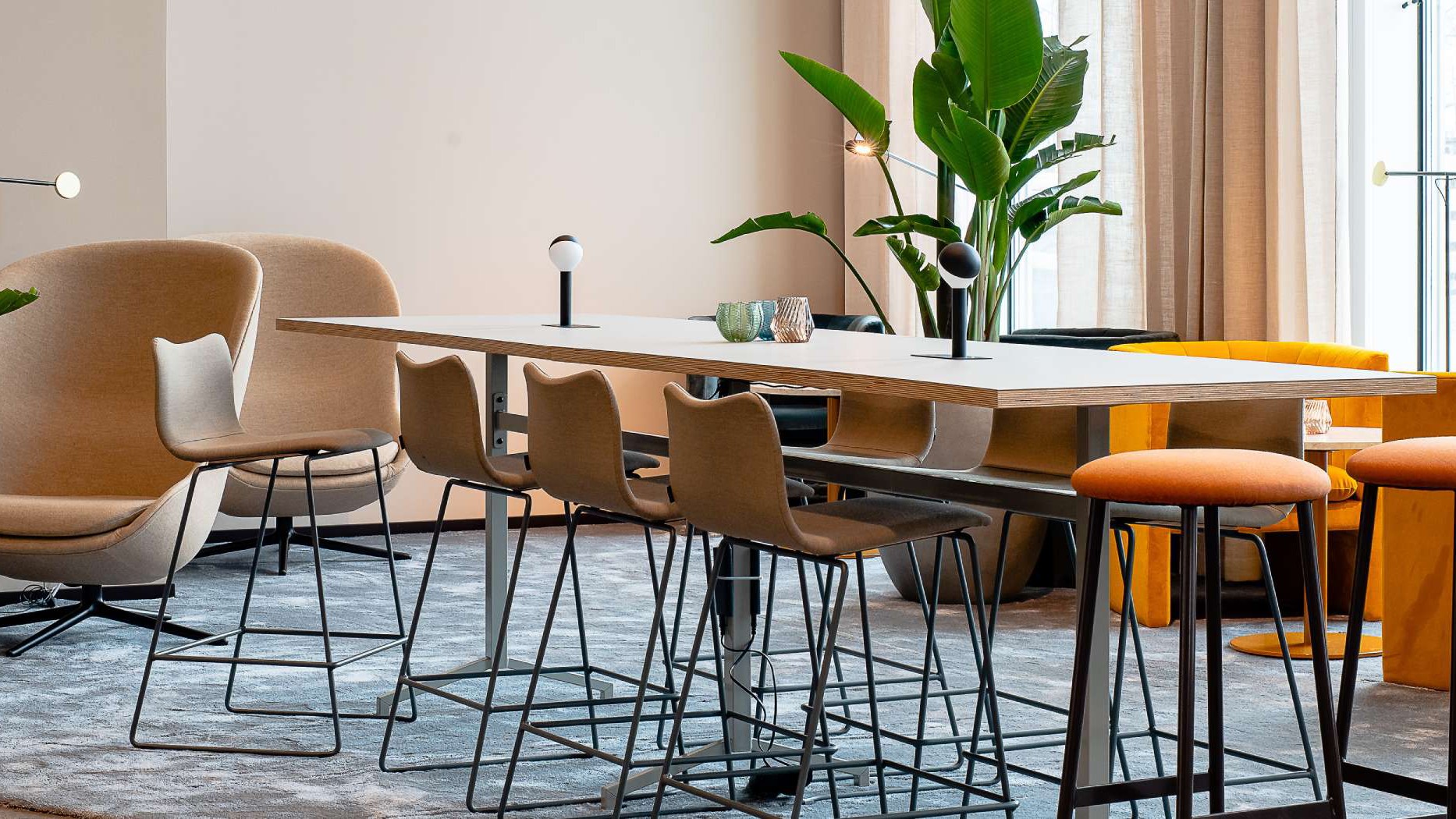 Kontorstrend: Från öppet landskap till syftesdrivet För dagens kontor ställs helt nya krav på planlösning och inredning. Utgångspunkten är en syftesdriven arbetsplats.
