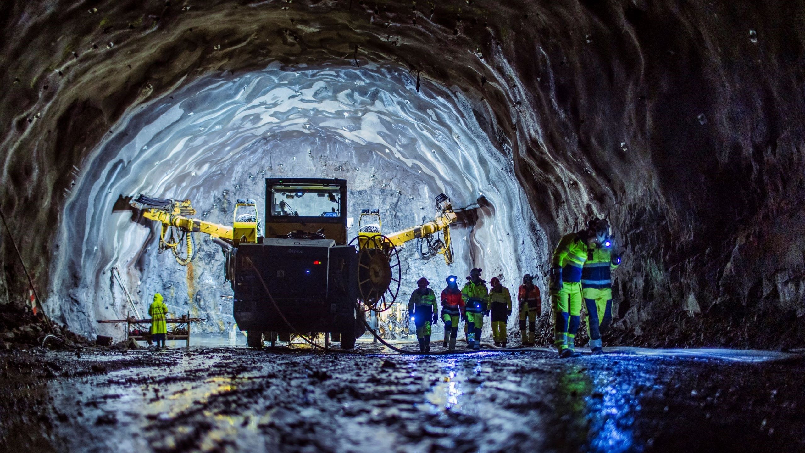 Underground Tunnel Construction: Workers and Machinery Drill & blast tunnelling, Rogfast E04