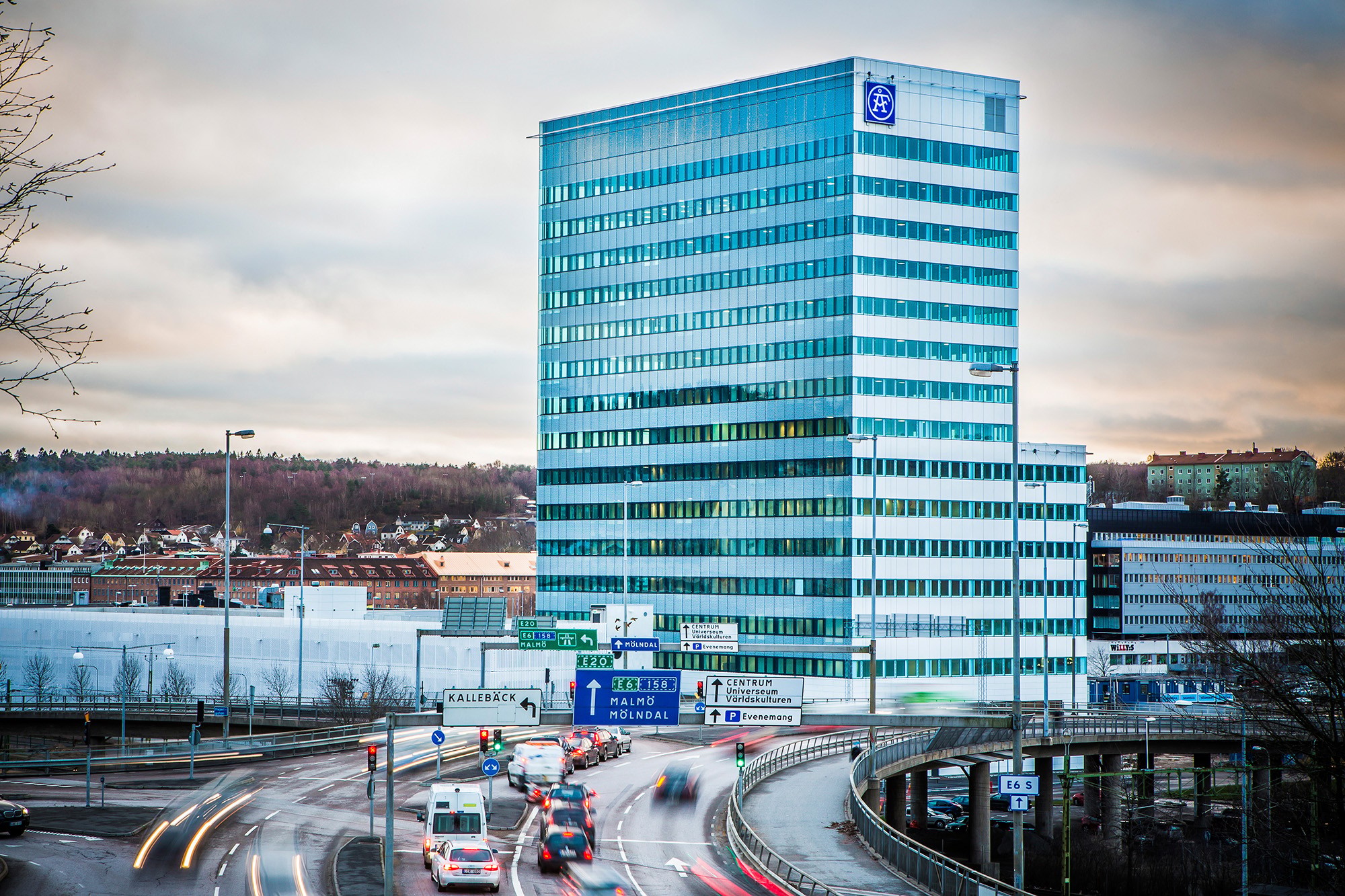 Skanska A F huset Skyltla ge mot E6 E20 Skanska A F huset Skyltläge mot E6 E20