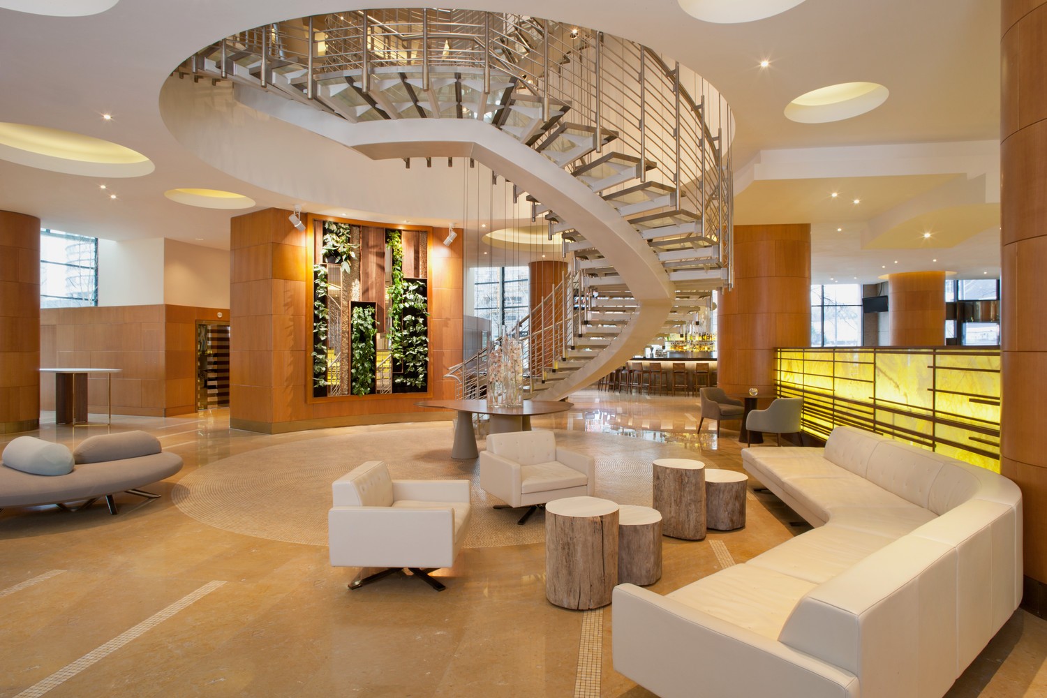 161230 PL Westin Warsaw - Lobby Vertical Garden 161230 PL Westin Warszawa - Lobby Vertikal Trädgård