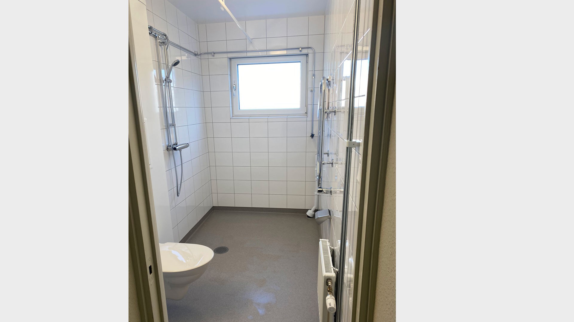 En trevlig effekt av renoveringen är en minskad förbrukning av värme och vatten. En trevlig effekt av renoveringen är en minskad förbrukning av värme och vatten.