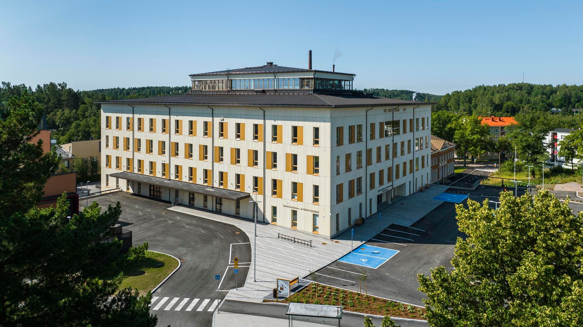 Nokian sosiaali- ja terveysasema dronekuvassa