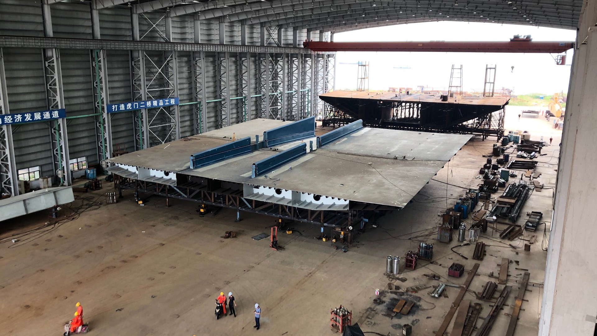 Produktionsanläggning för brotillverkning i Kina China Railway Shanhaiguan Bridge Group en av de största brotillverkarna i världen och har en modern produktionsanläggning.